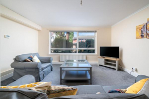 Redhill Surrey 2 Bedroom Pet Friendly Apartment